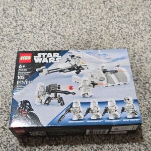 LEGO Star Wars Snowtrooper Set with White and Gray Pieces